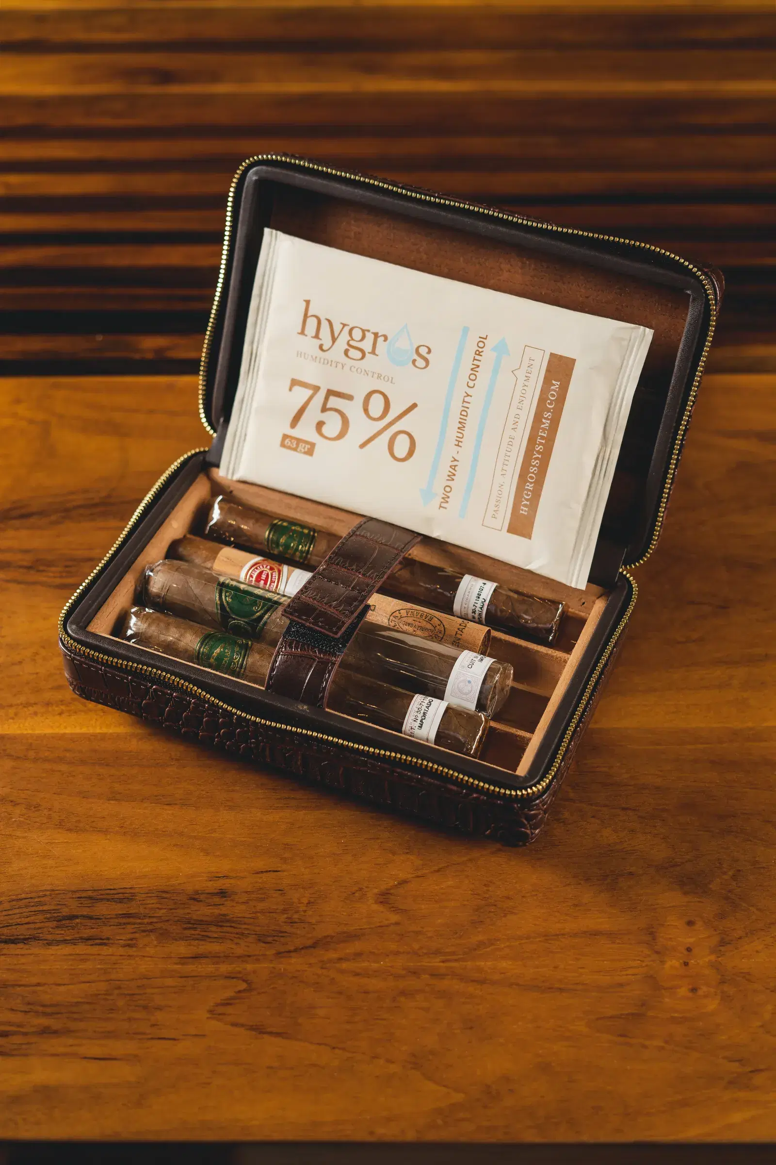 Bolsa de humedad Hygros 75% en humidor de viaje con puros